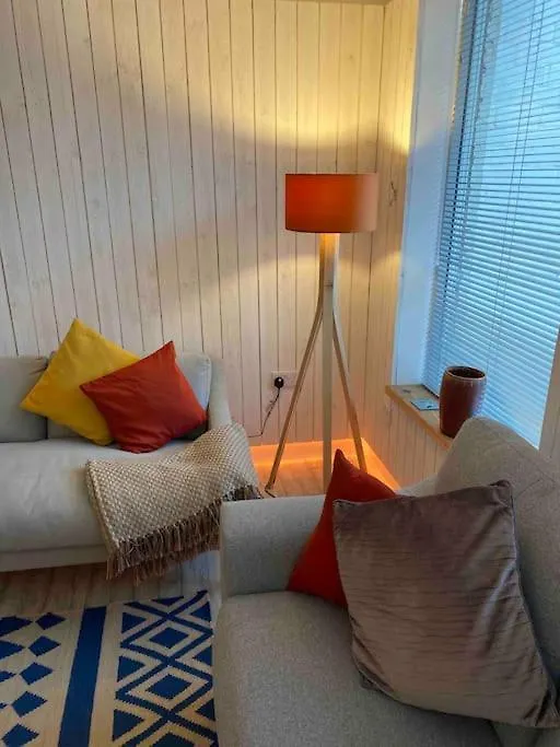 Contemporary City Centre 3 Bedroom Apartment Sheffield
