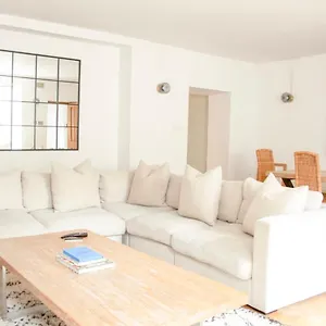 Incredible 3 Bed Basement Flat With Garden Apartment Bath