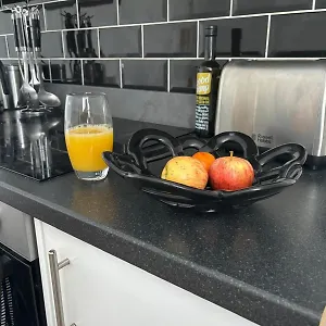 Holiday home 3-bed From Home, Sleeps 6, Great For Contractors, Close To Gulliver's Valley Theme Park, Free Parking, Hot Tub, Couple Retreat, Sheffield