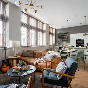 Cathedral Yard - Art Deco Luxury Apartment Exeter