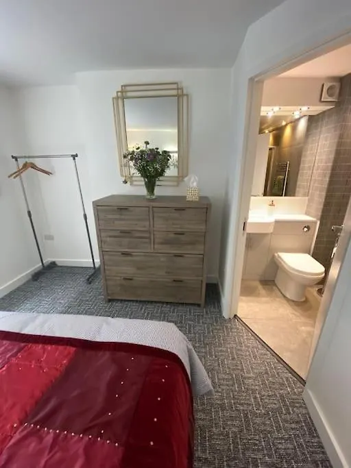 Contemporary City Centre 3 Bedroom Apartment Sheffield United Kingdom